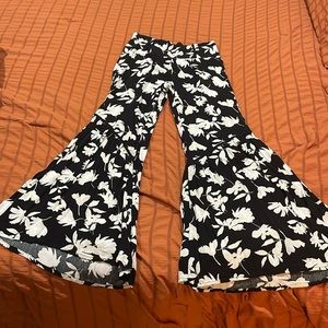 Flowy black and white pants